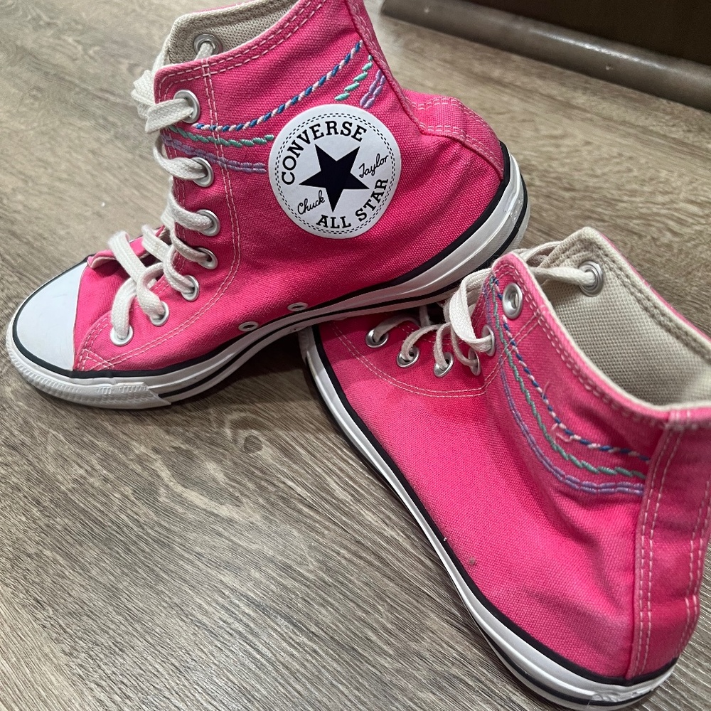 Converse Women's hot Pink High-Top Size 8 women’s sneaker’s